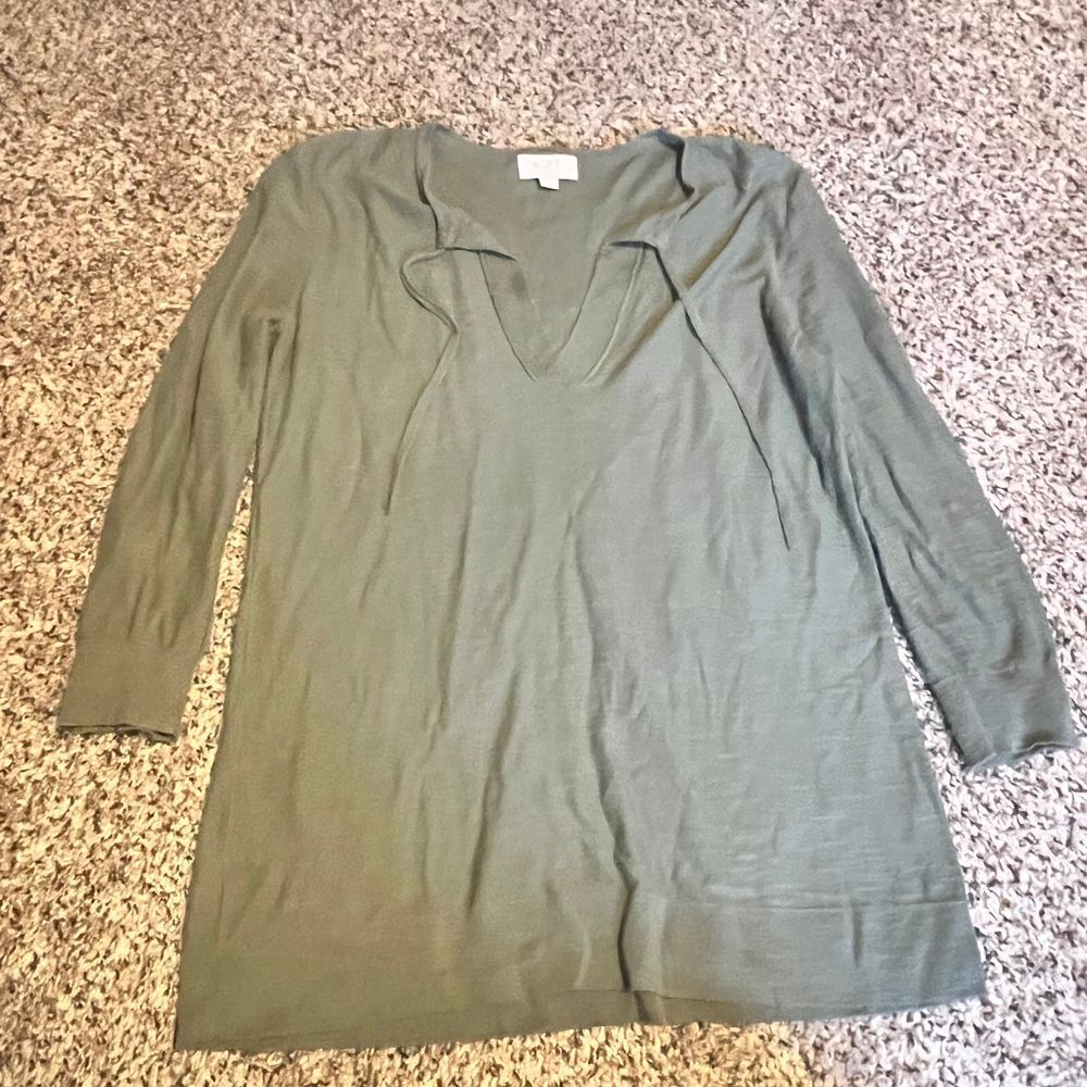 LOFT Olive Green V-Neck Long Sleeve Tunic Sweater Petite M